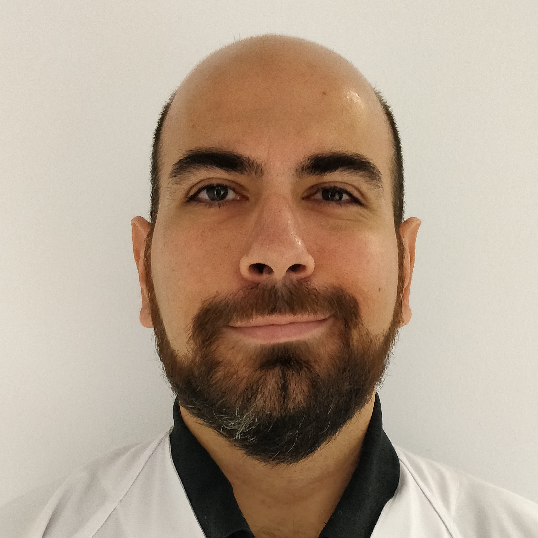 Mustafa Gondolbeu, Amer